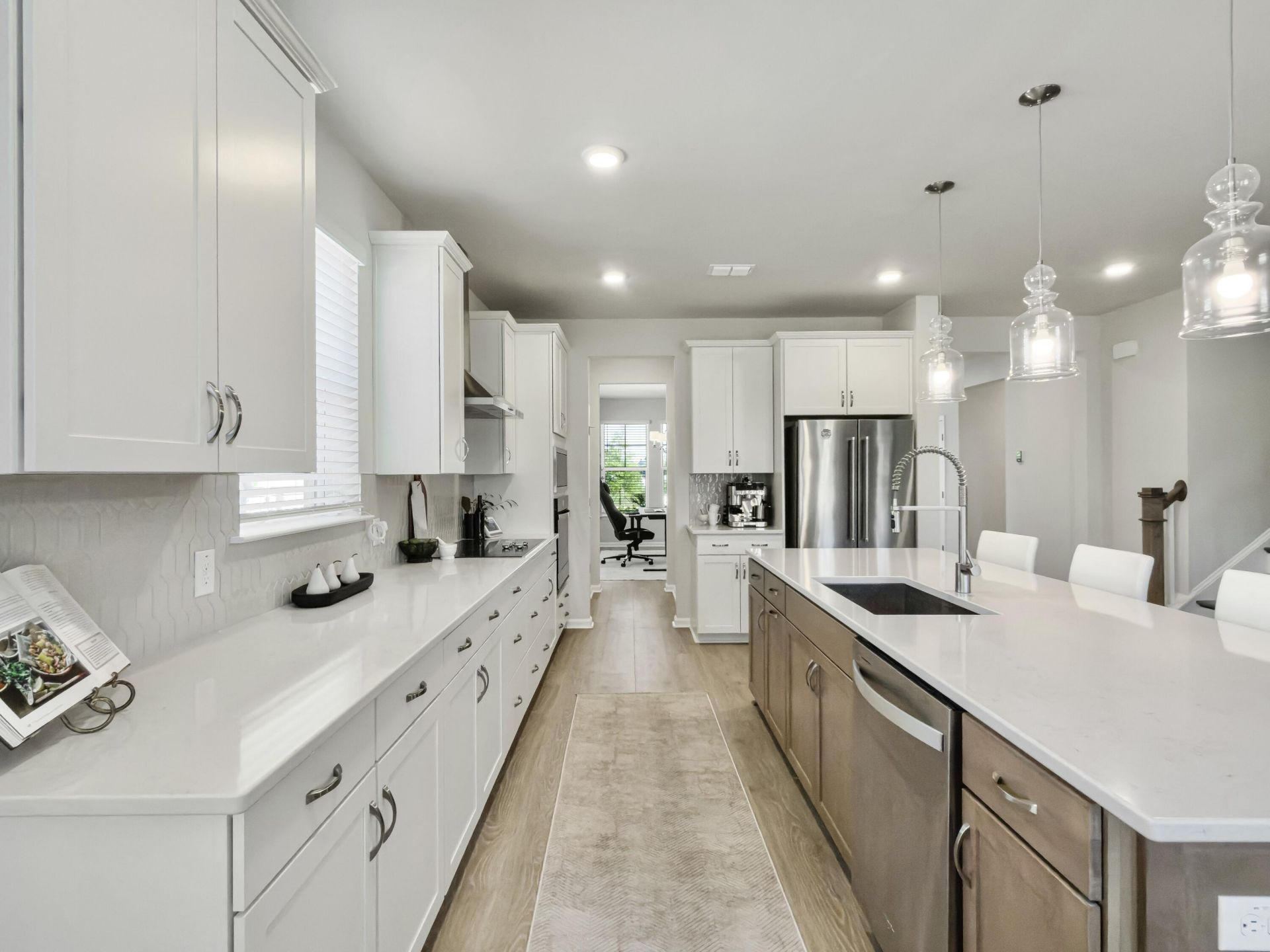 468 White Magnolia Street Photo 32