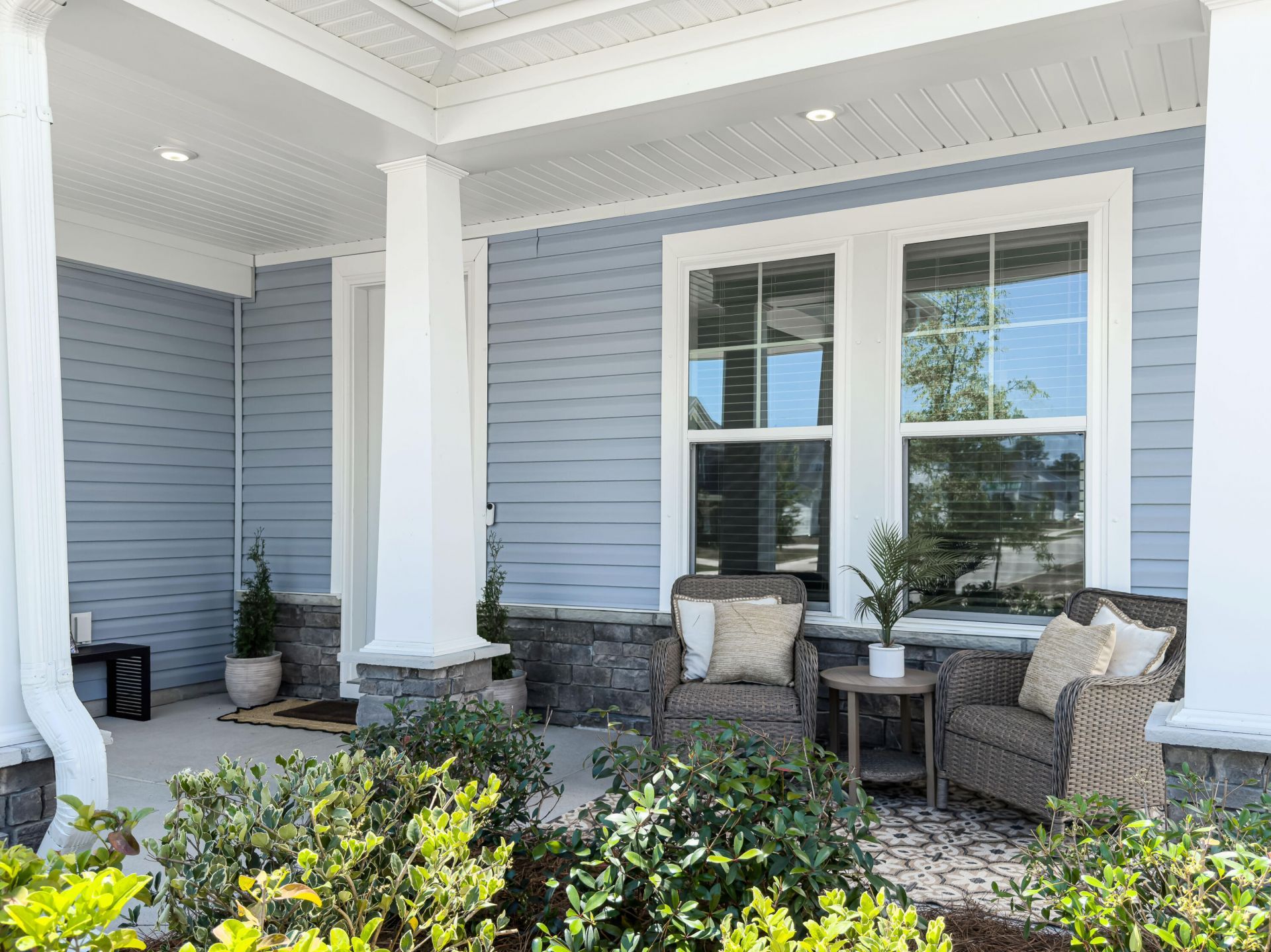 468 White Magnolia Street Photo 4