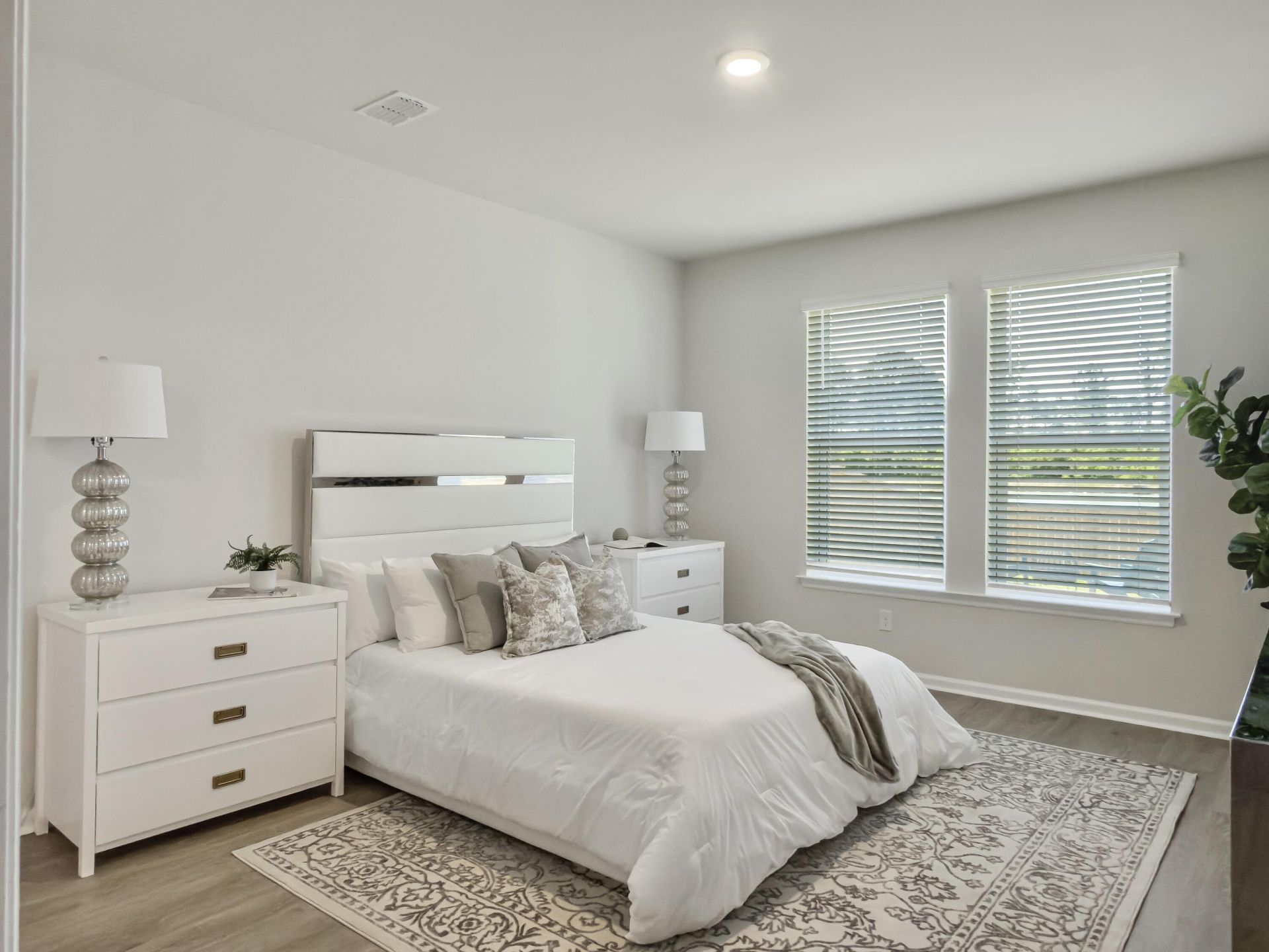 468 White Magnolia Street Photo 40