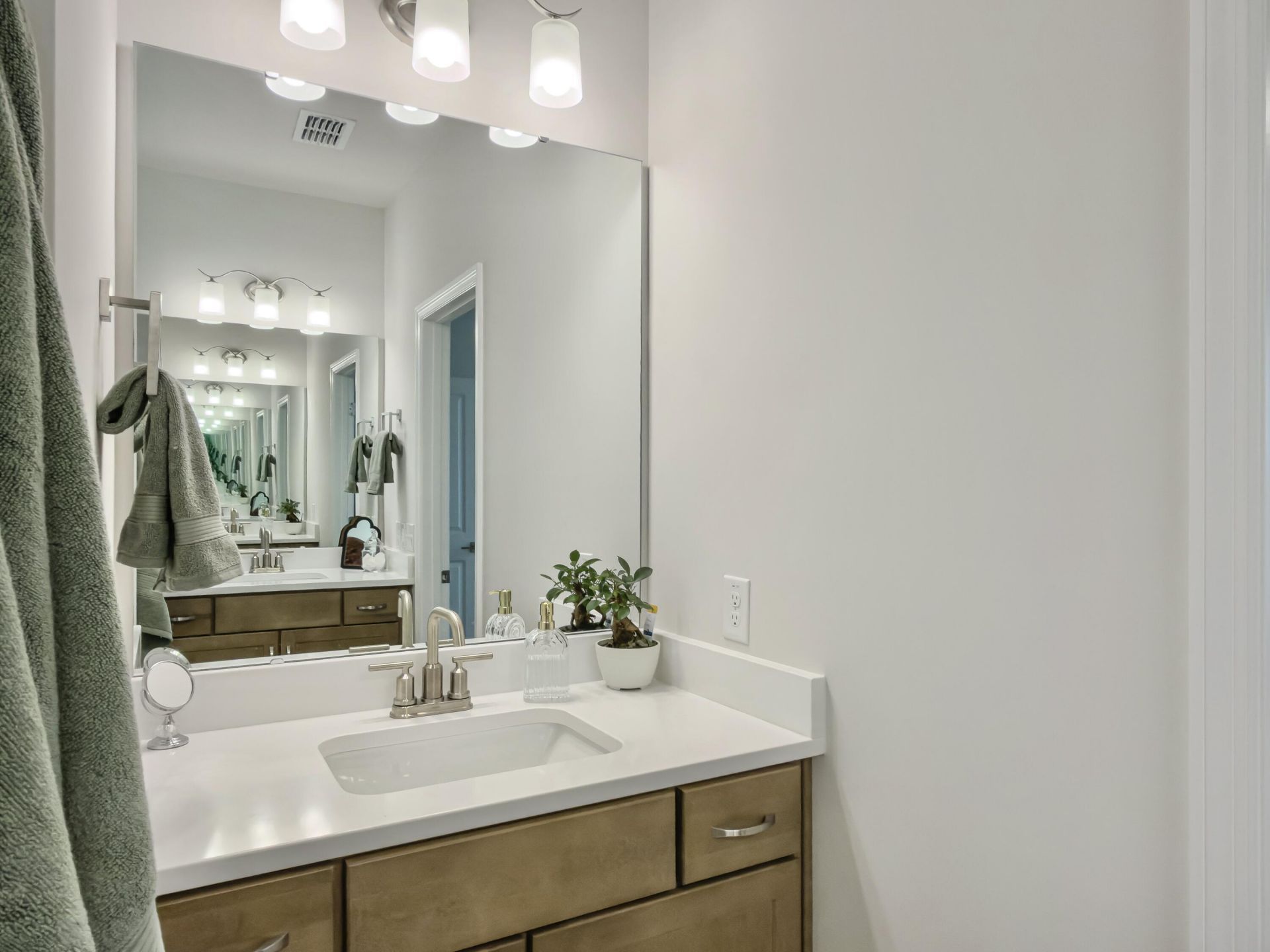 468 White Magnolia Street Photo 44