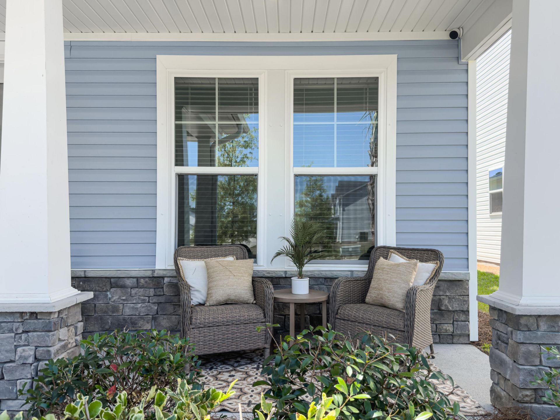468 White Magnolia Street Photo 5
