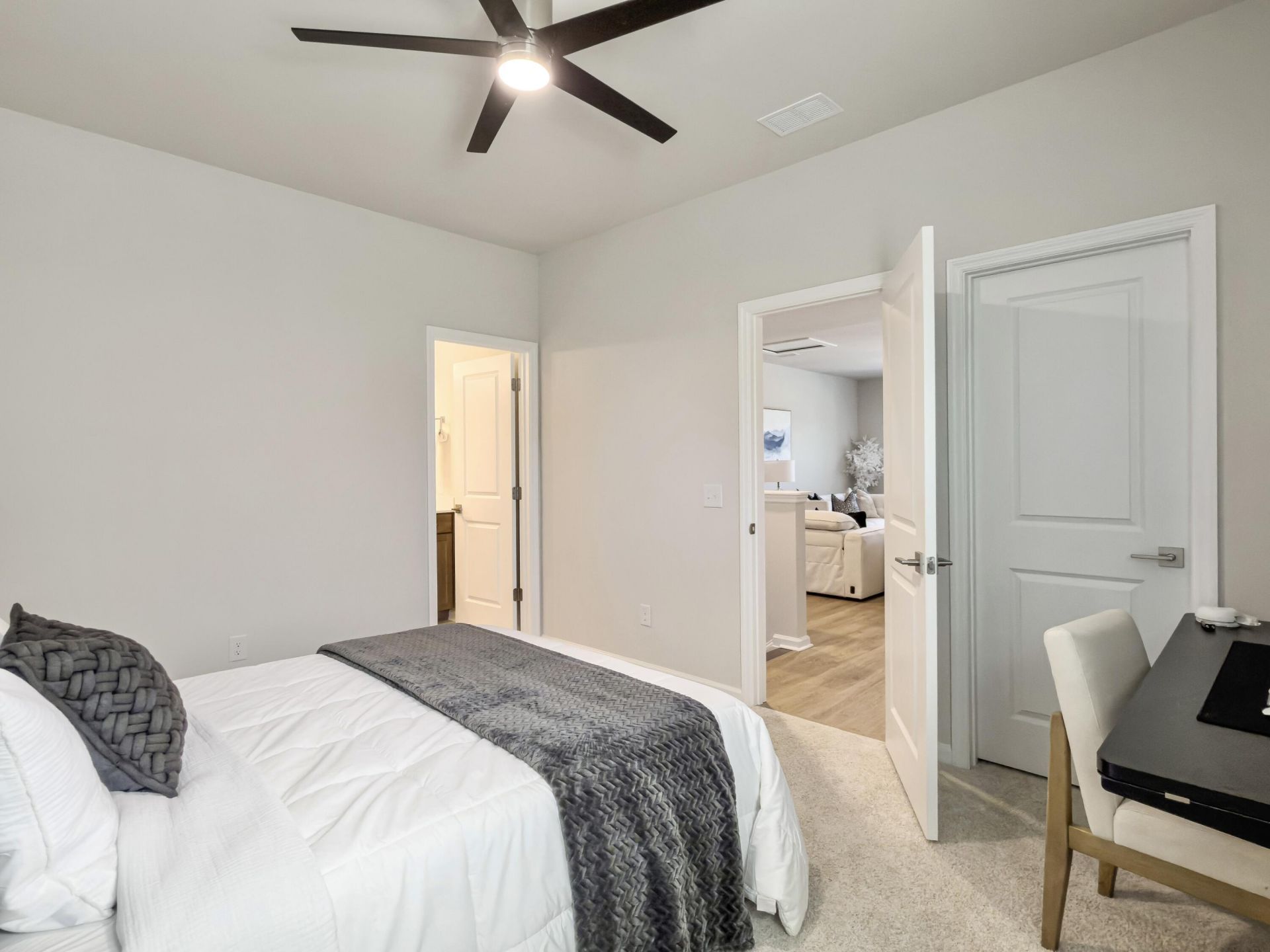 468 White Magnolia Street Photo 52
