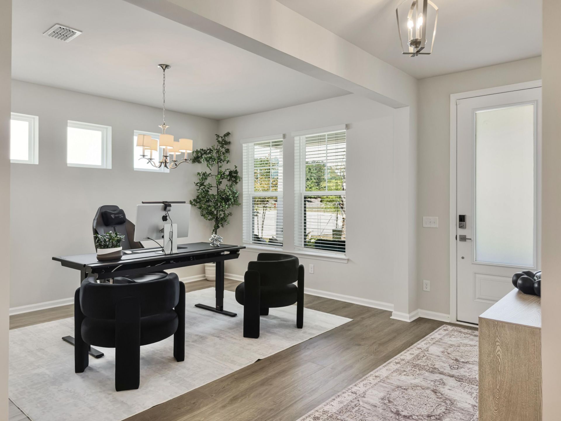 468 White Magnolia Street Photo 8