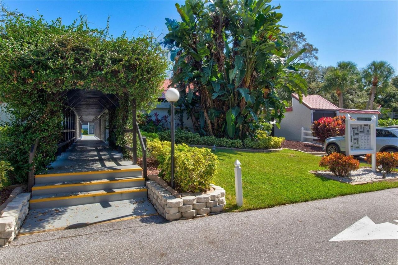 3275 Beneva Road, Unit 104, Sarasota, FL 34232 Photo