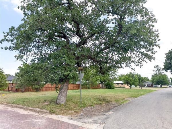 1111 W 9th Street , Cisco, TX 76437