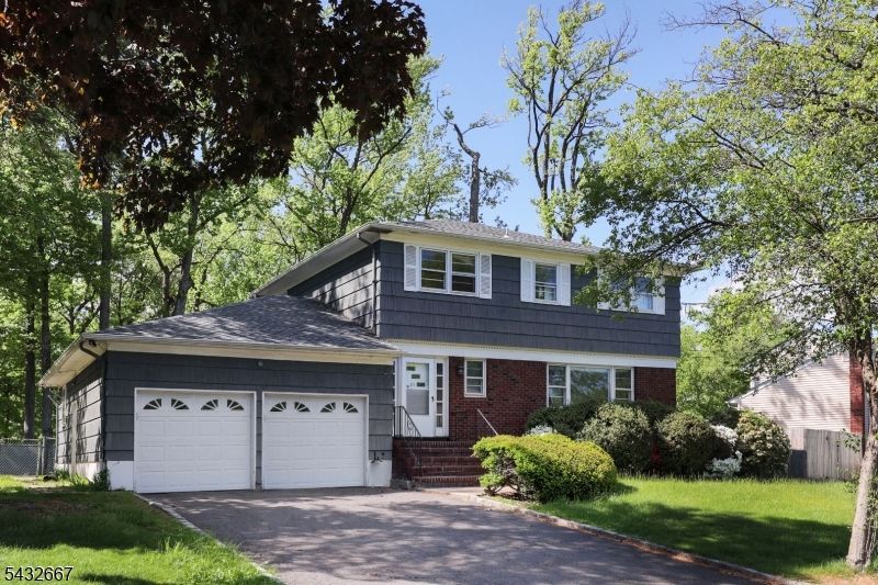 21 Saint Germain Dr., Clark, NJ 07066 Main Photo