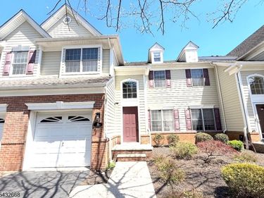 5 Magnolia Ln, Cedar Grove, NJ 07009