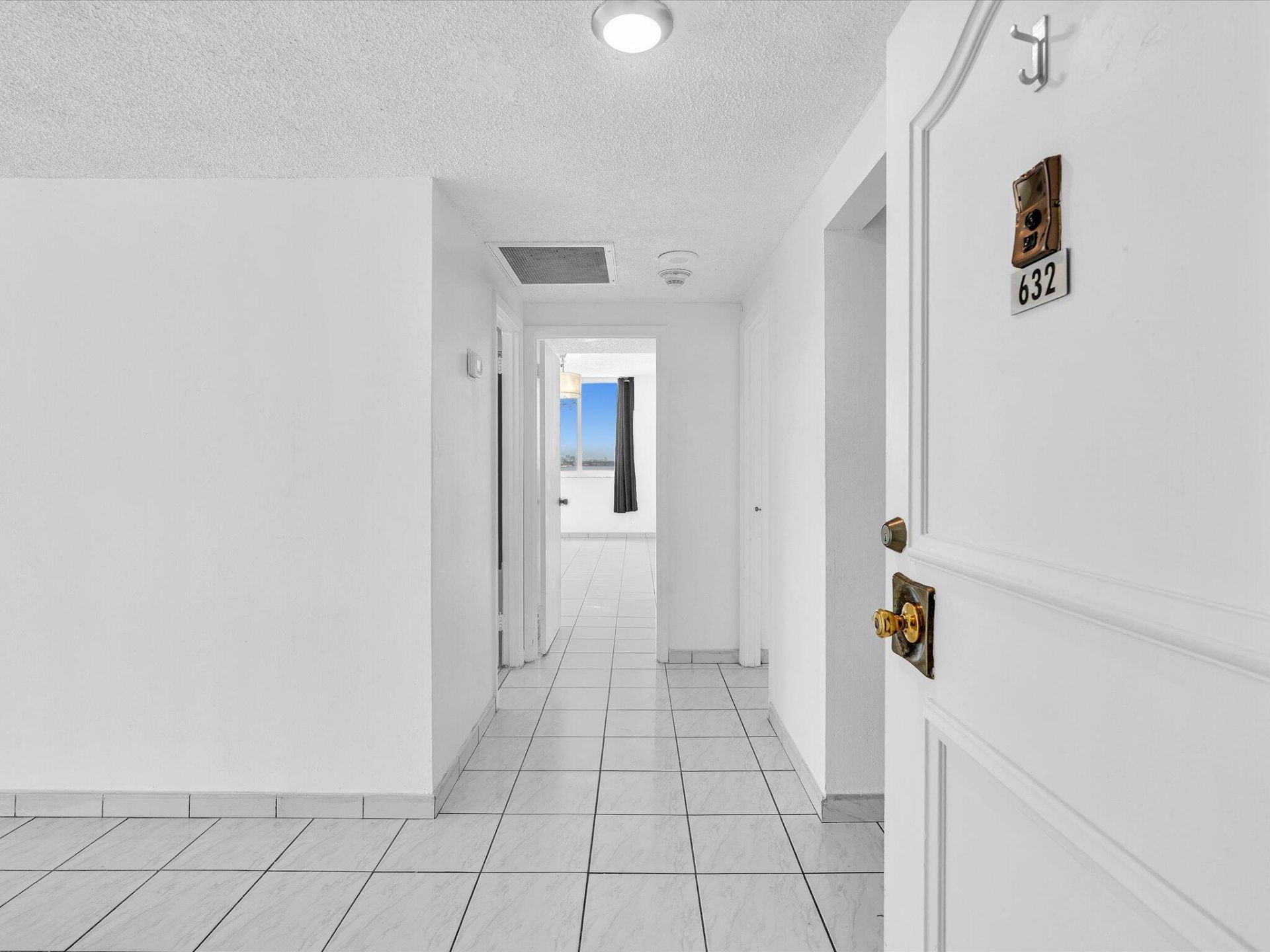 500 Bayview Drive, Unit 632, Sunny Isles Beach, FL 33160 Photo
