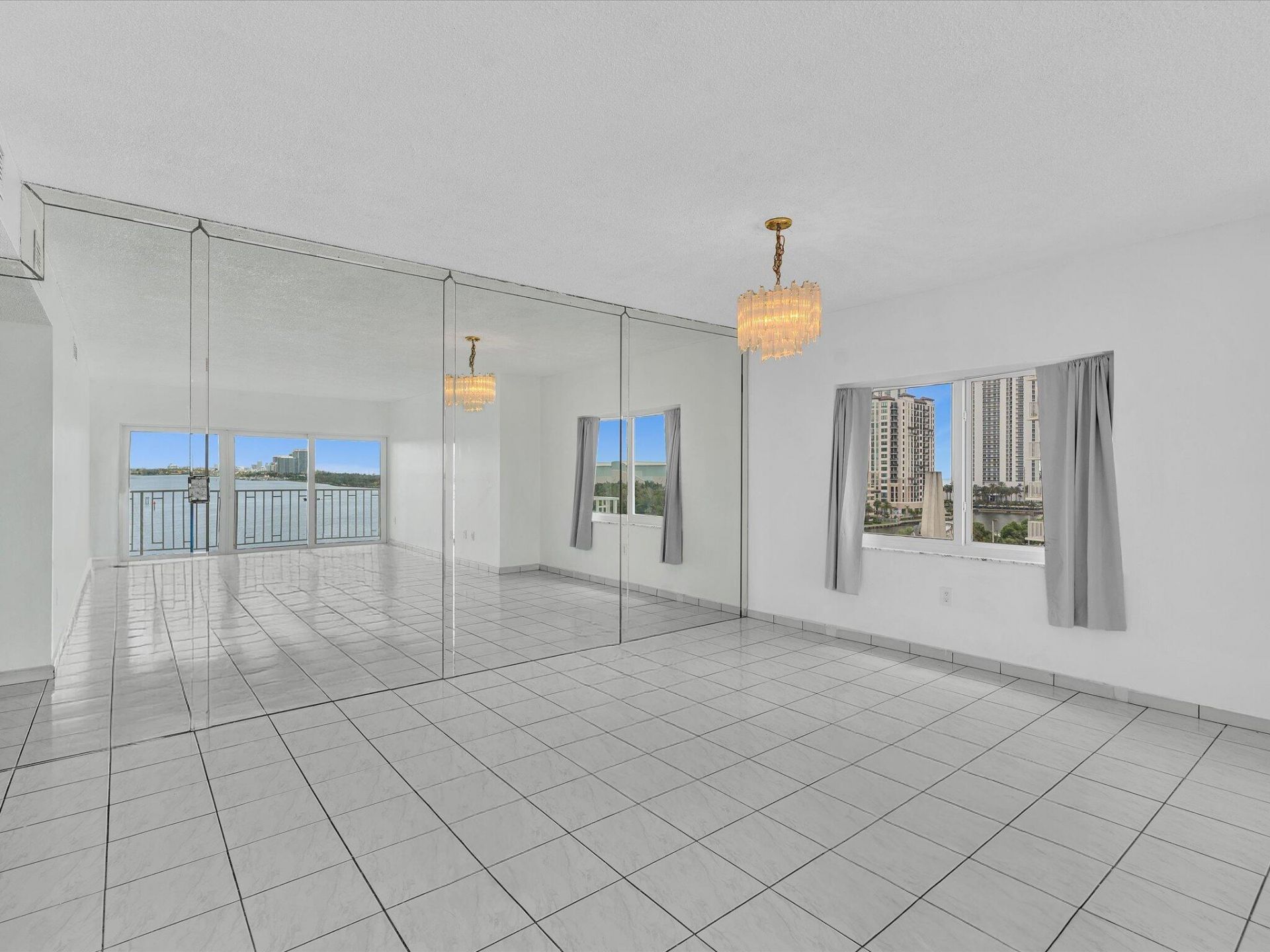 500 Bayview Drive, Unit 632, Sunny Isles Beach, FL 33160 Photo