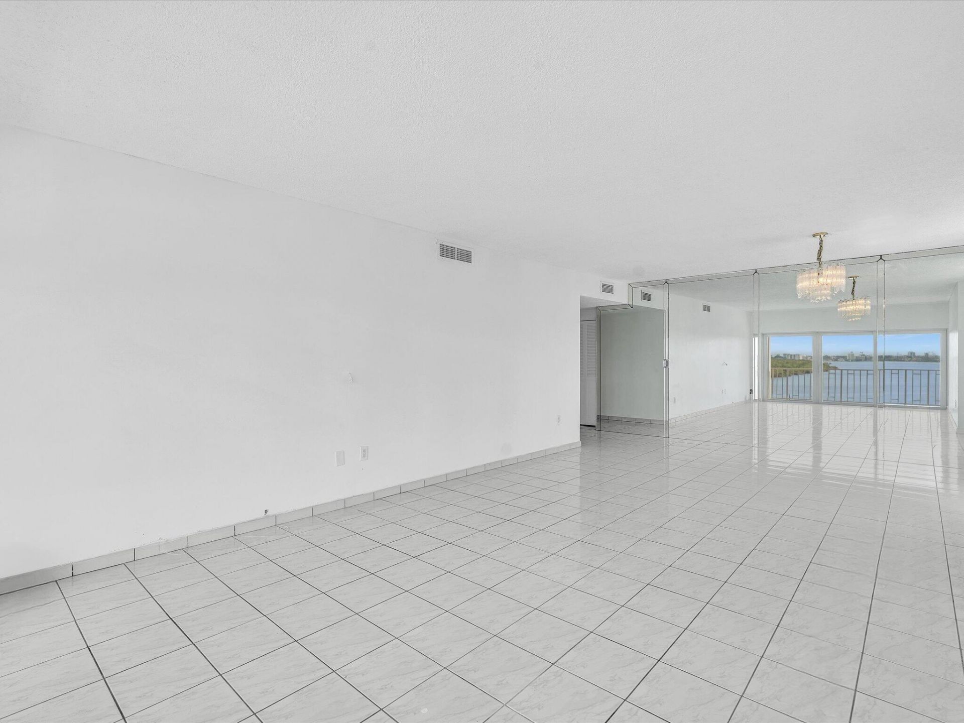 500 Bayview Drive, Unit 632, Sunny Isles Beach, FL 33160 Photo