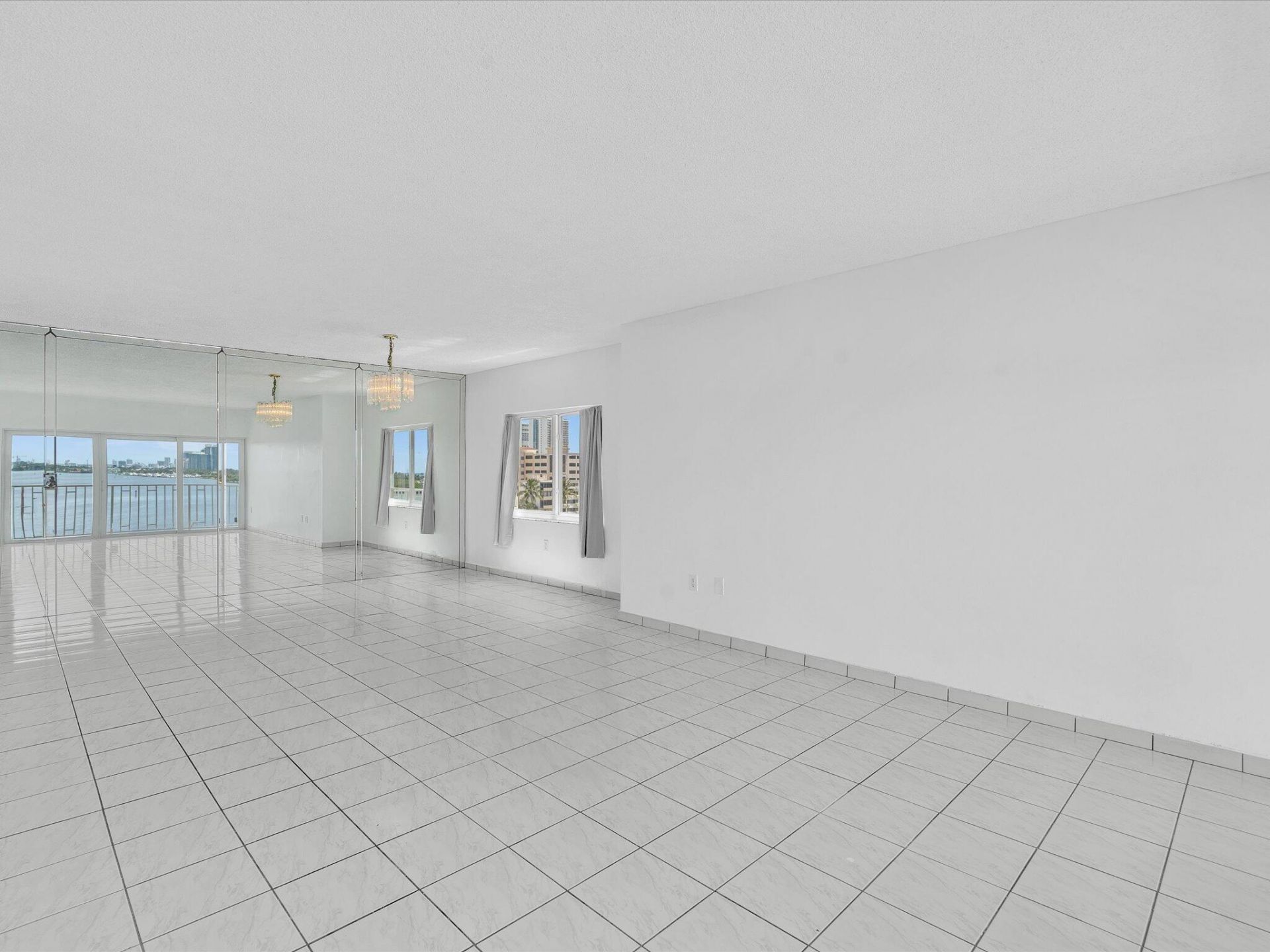 500 Bayview Drive, Unit 632, Sunny Isles Beach, FL 33160 Photo