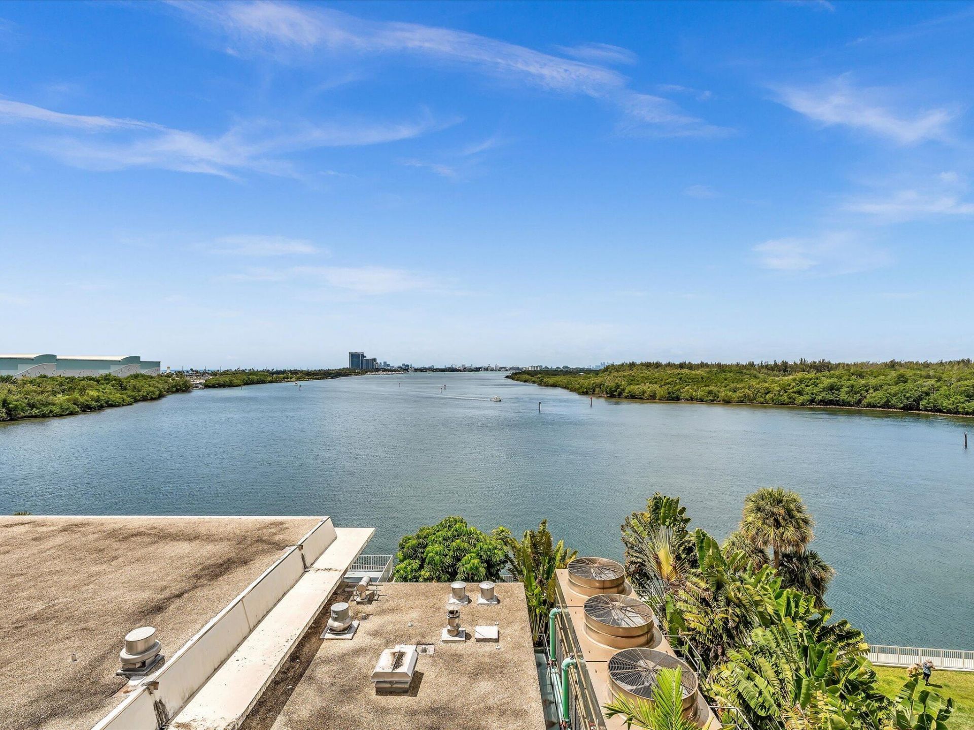 500 Bayview Drive, Unit 632, Sunny Isles Beach, FL 33160 Photo