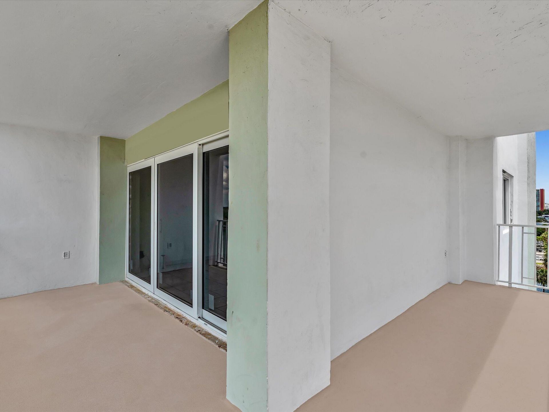 500 Bayview Drive, Unit 632, Sunny Isles Beach, FL 33160 Photo