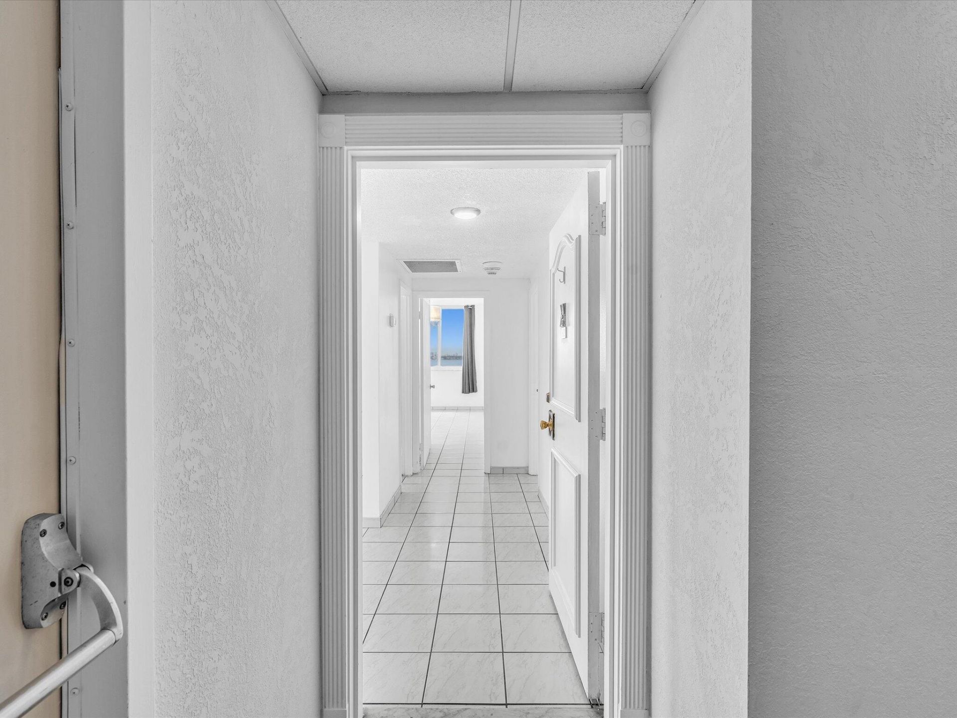 500 Bayview Drive, Unit 632, Sunny Isles Beach, FL 33160 Photo