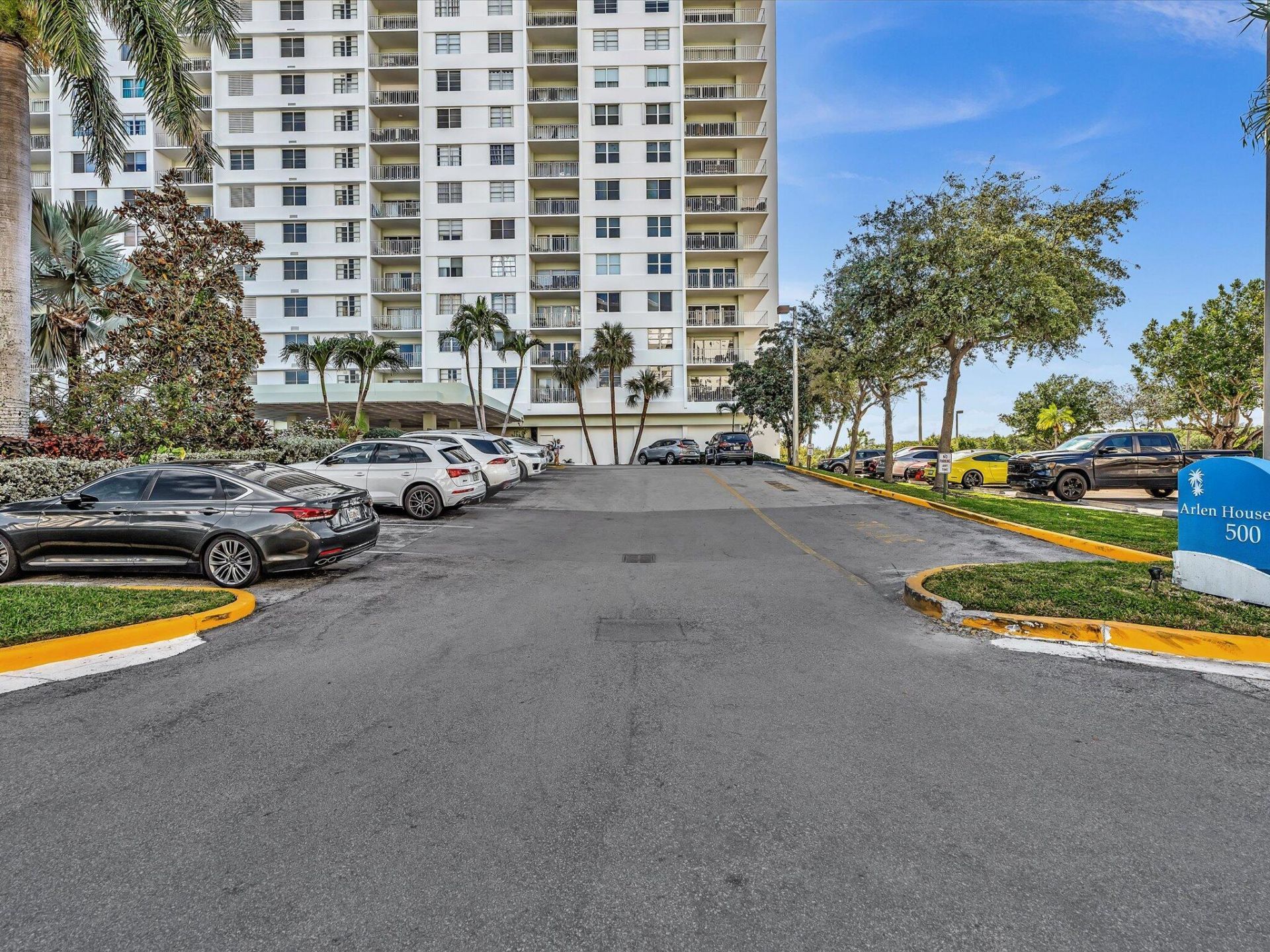 500 Bayview Drive, Unit 632, Sunny Isles Beach, FL 33160 Photo