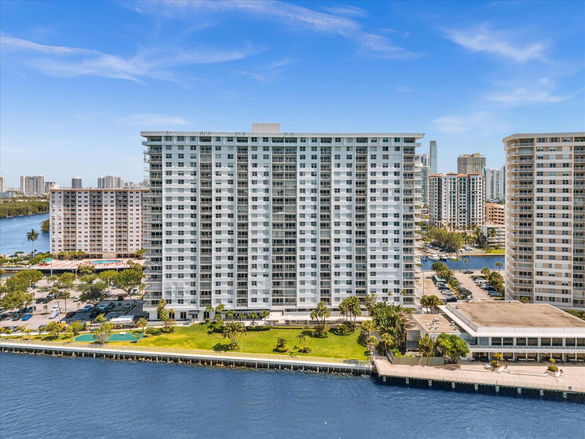 500 Bayview Drive, Unit 632, Sunny Isles Beach, FL 33160 Photo