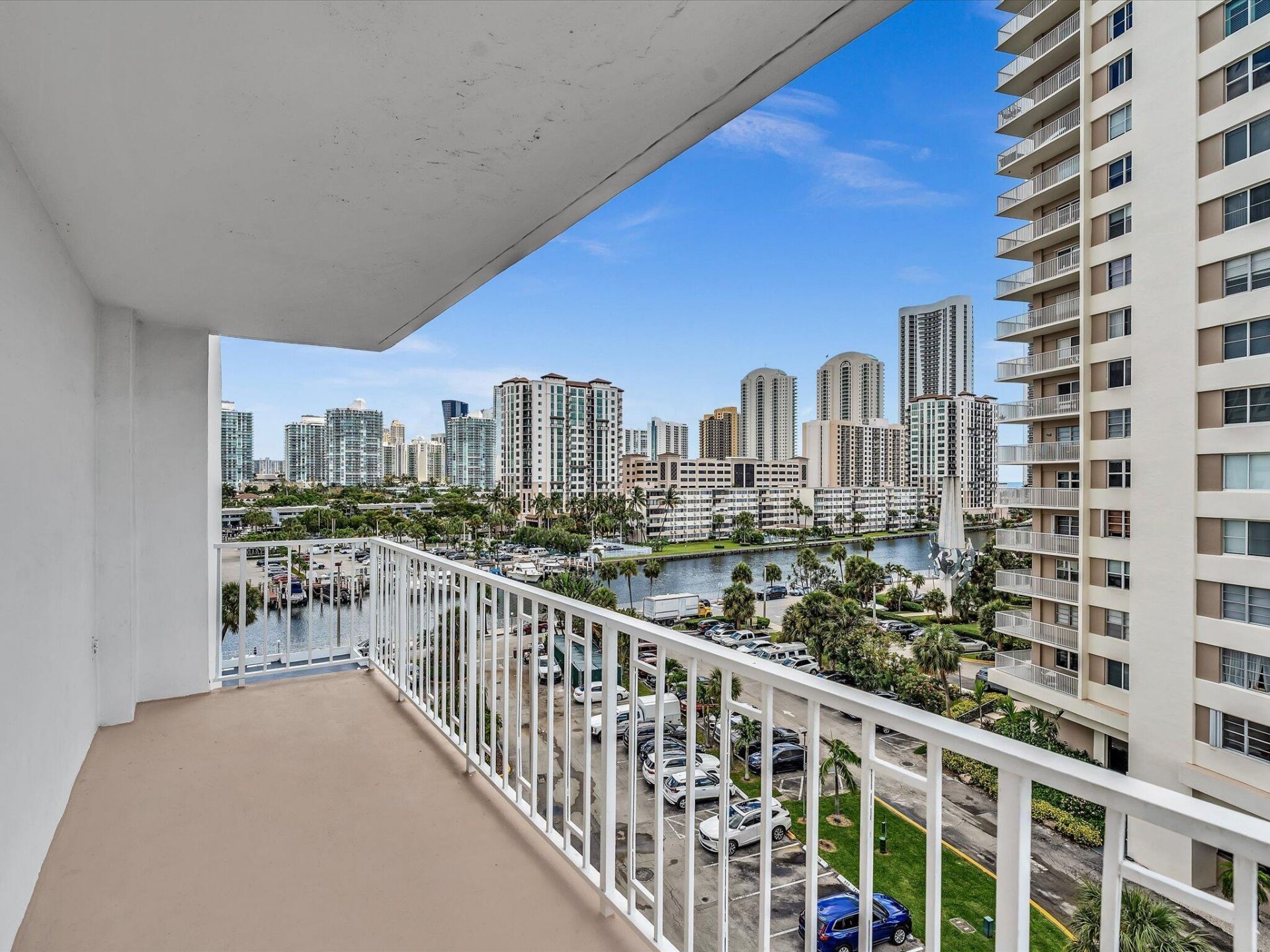 500 Bayview Drive, Unit 632, Sunny Isles Beach, FL 33160 Photo