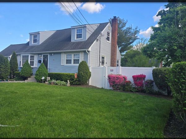 33 Hilliard Avenue , Central Islip, NY 11722