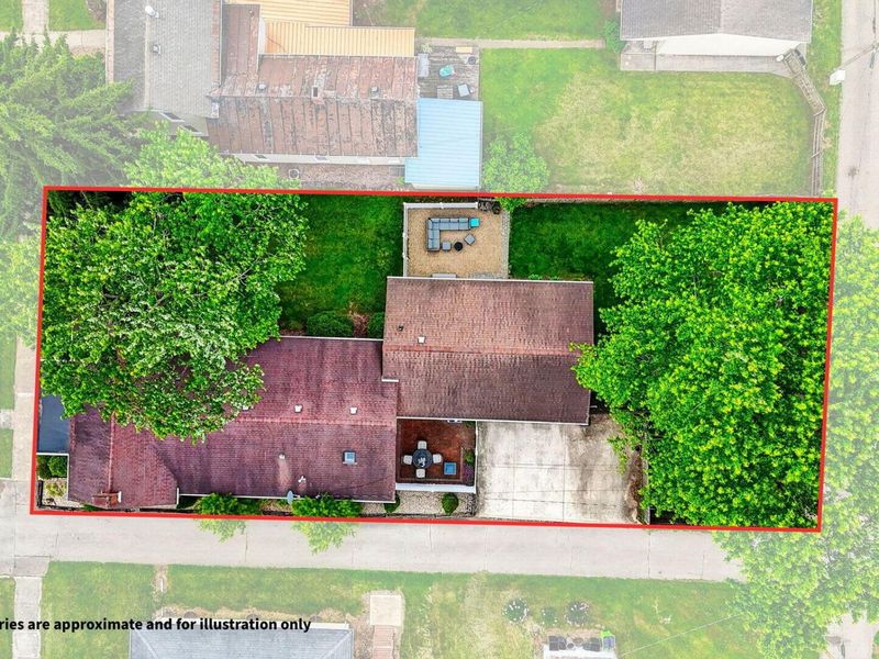 327 E Mound Street, Circleville, OH 43113 Photo 4