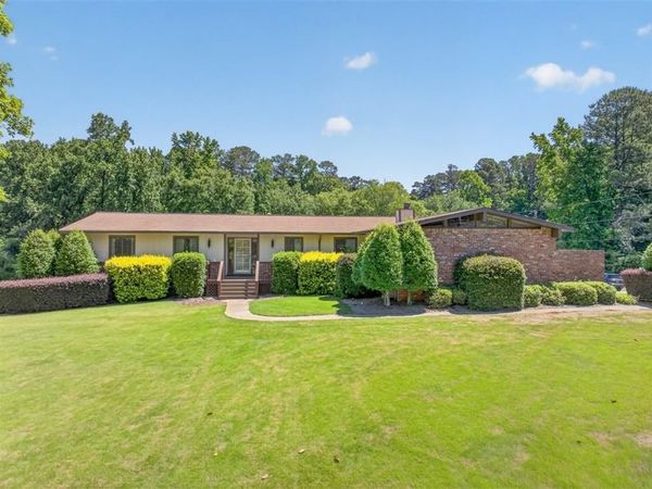 1738 Rivermist Drive , Lilburn, GA 30047