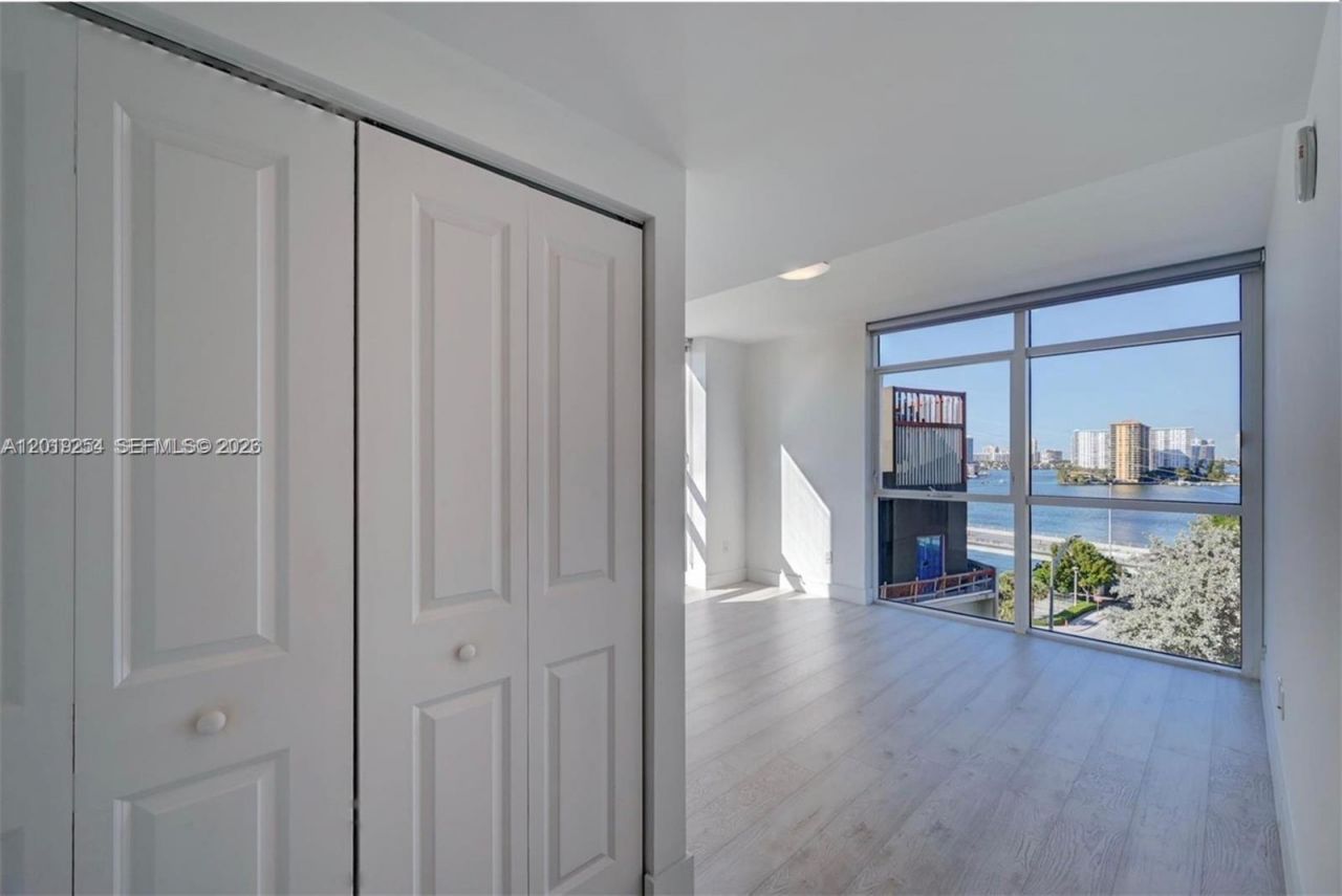 400 Sunny Isles Blvd , Unit 801, Sunny Isles Beach, FL 33160 Photo