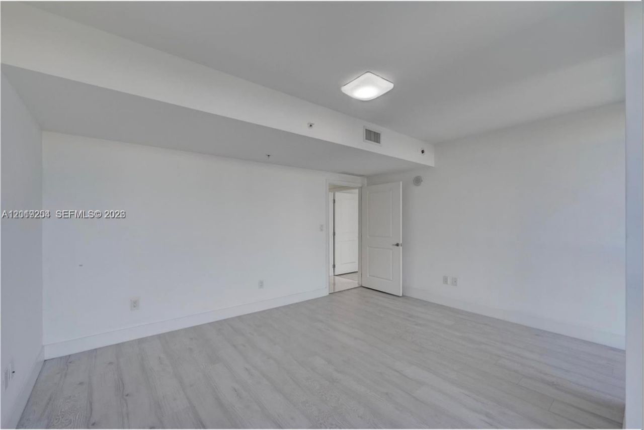 400 Sunny Isles Blvd , Unit 801, Sunny Isles Beach, FL 33160 Photo