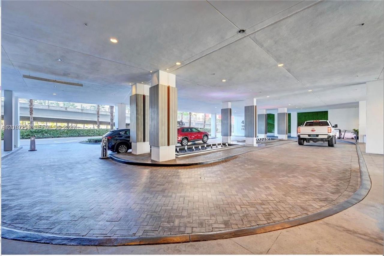 400 Sunny Isles Blvd , Unit 801, Sunny Isles Beach, FL 33160 Photo