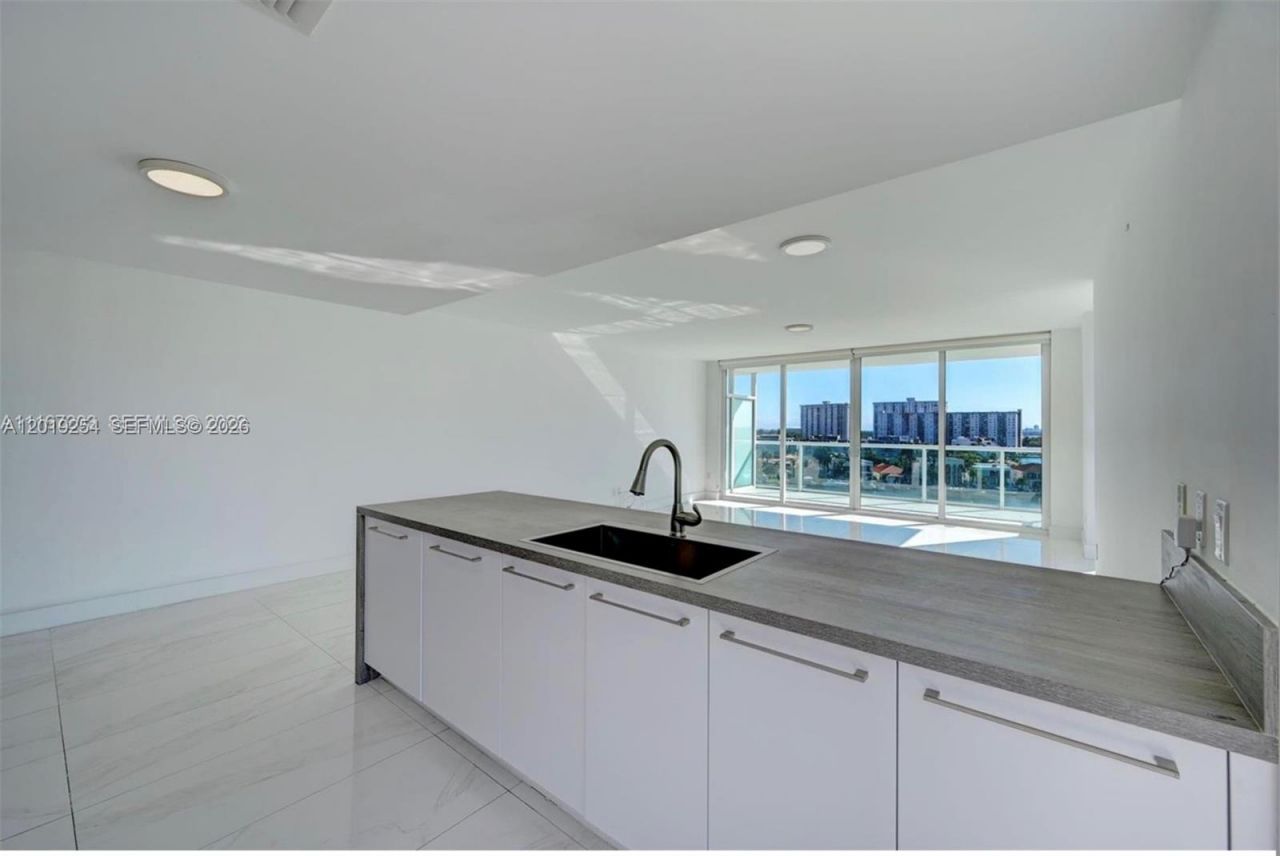 400 Sunny Isles Blvd , Unit 801, Sunny Isles Beach, FL 33160 Photo