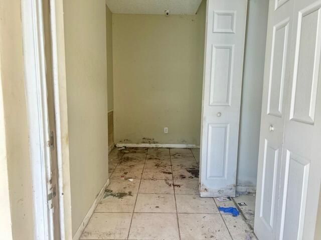 8820 N Lake Park Cir Circle N, Davie, FL 33328 Photo