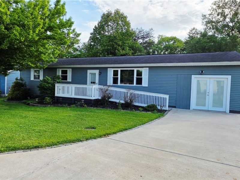 36 Suzanne Street, Little Hocking, OH 45742 Photo 1