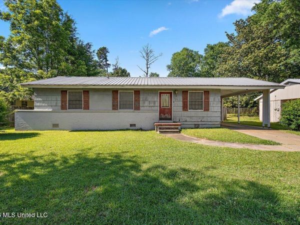 1015 Linden Drive, Kosciusko, MS 39090