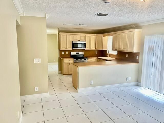 9576 NW 8th Circle, Plantation, FL 33324 Photo