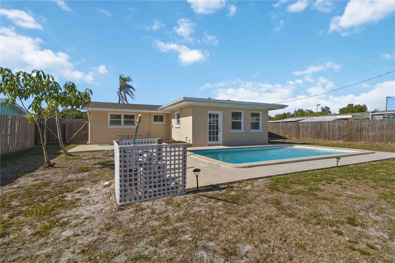 3170 Eden Mills Drive , Sarasota, FL 34237 Photo