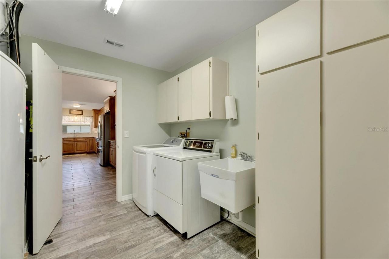 2002 E View Drive , Sun City Center, FL 33573 Photo