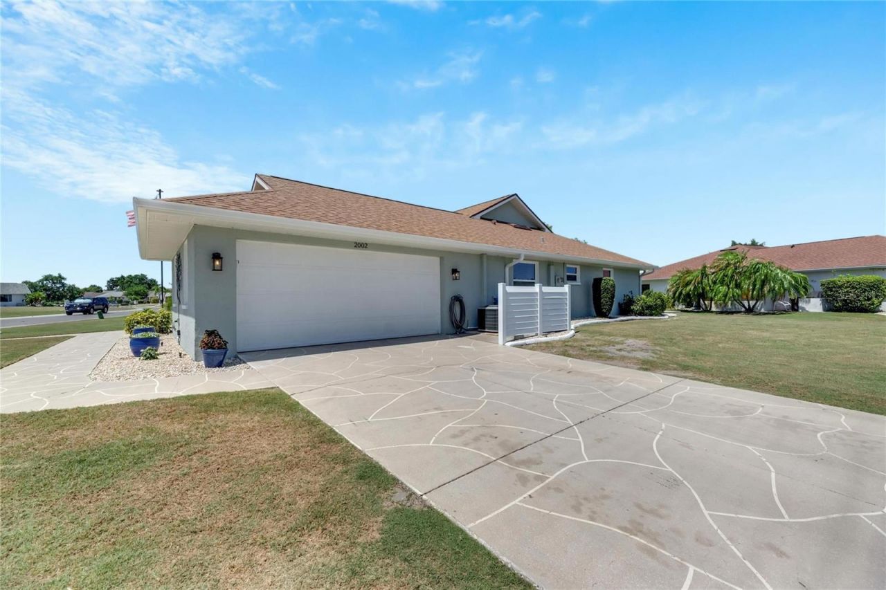 2002 E View Drive , Sun City Center, FL 33573 Photo