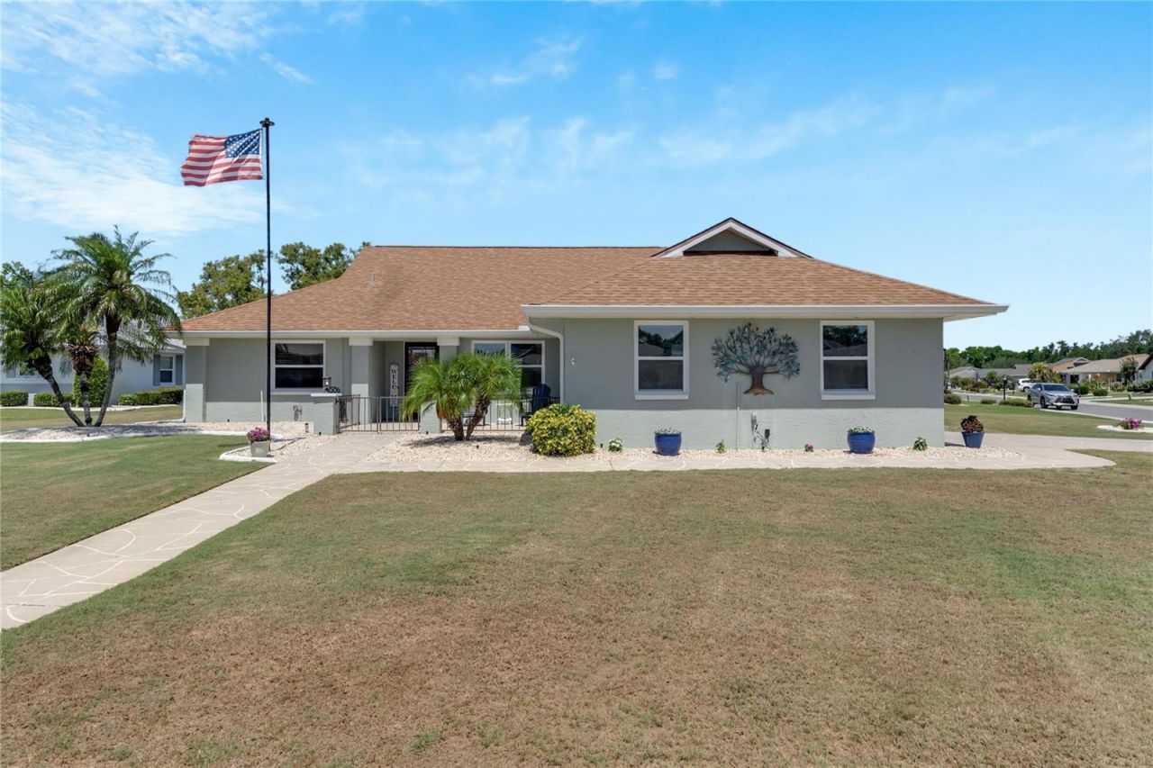 2002 E View Drive , Sun City Center, FL 33573 Photo