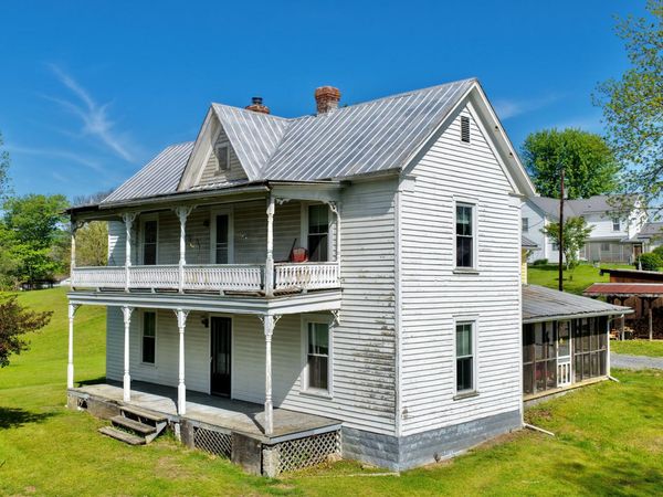332 Renick, Renick, WV 24966
