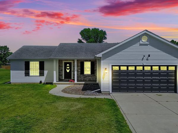 303 Ironwood Street NW , DeMotte, IN 46310