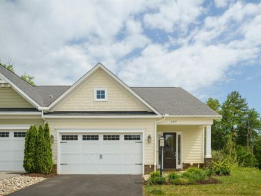 322 CLAIBOURNE RD, Crozet, VA 22932