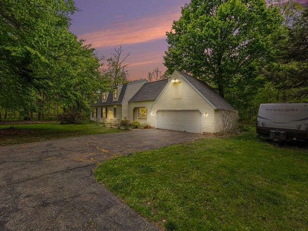 2813 Brookside Boulevard, Jackson, MI 49203