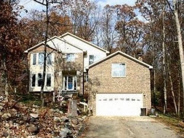 3560 Dorothy Lane, Waterford, MI 48329