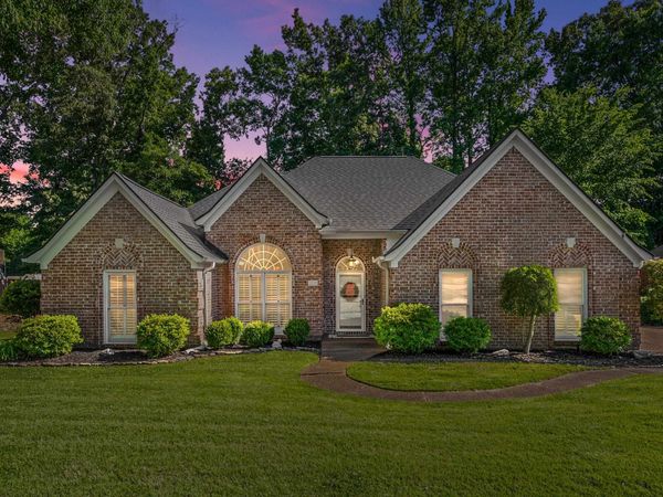 8217 THORNE DR, Bartlett, TN 38002