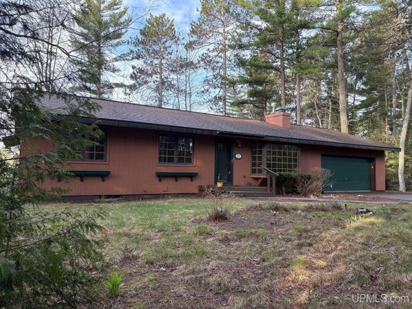 274 Riverside Road, Chocolay Twp, MI 49855