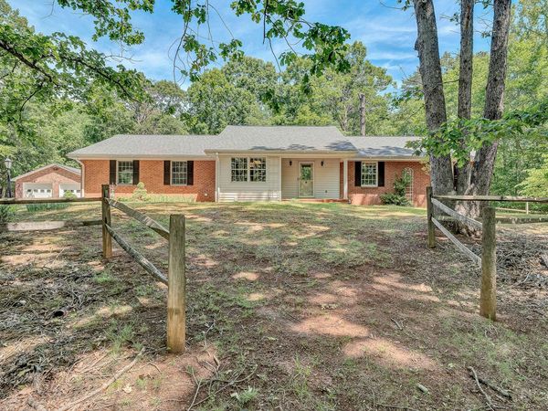 206 Brookledge DR , Vinton, VA 24179