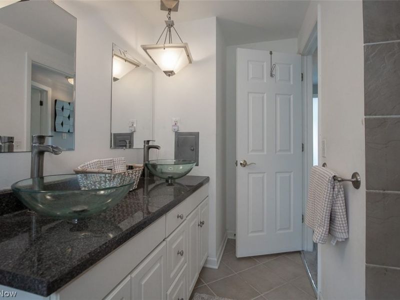 361 Skyview Road , Cleveland, OH 44109 Photo 16