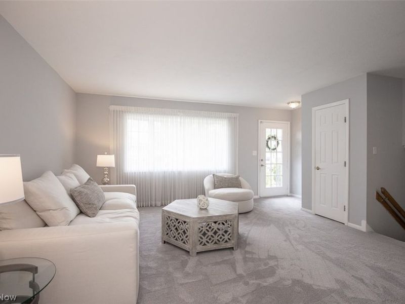361 Skyview Road , Cleveland, OH 44109 Photo 3