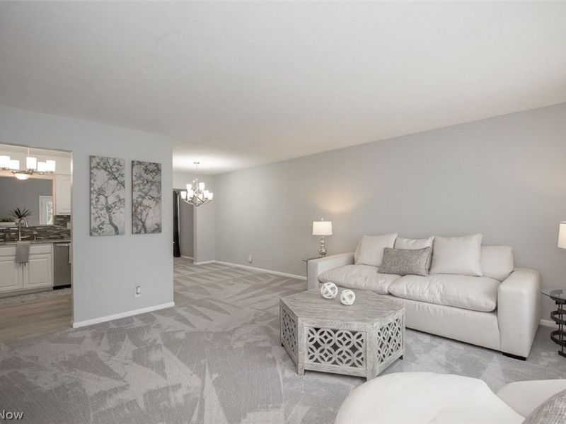 361 Skyview Road , Cleveland, OH 44109 Photo 4