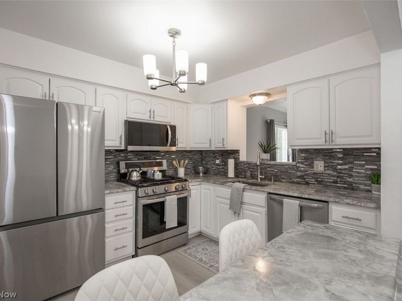 361 Skyview Road , Cleveland, OH 44109 Photo 9