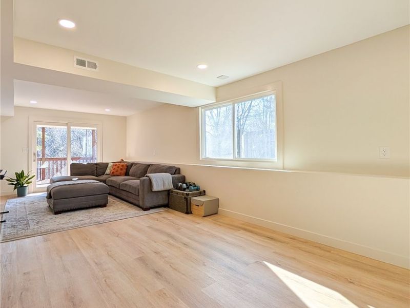 9411 Barr Road , Brecksville, OH 44141 Photo 35