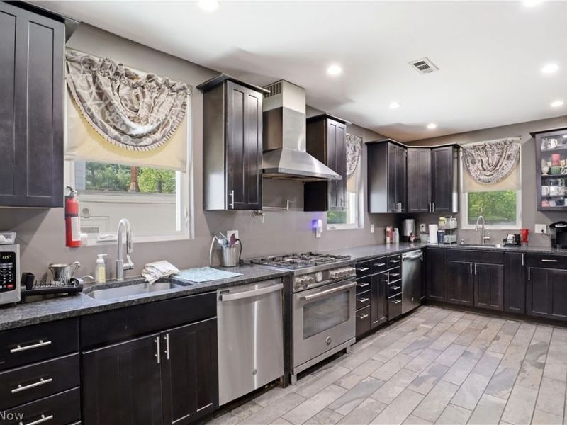 14455 E Carroll Boulevard , University Heights, OH 44118 Photo 18